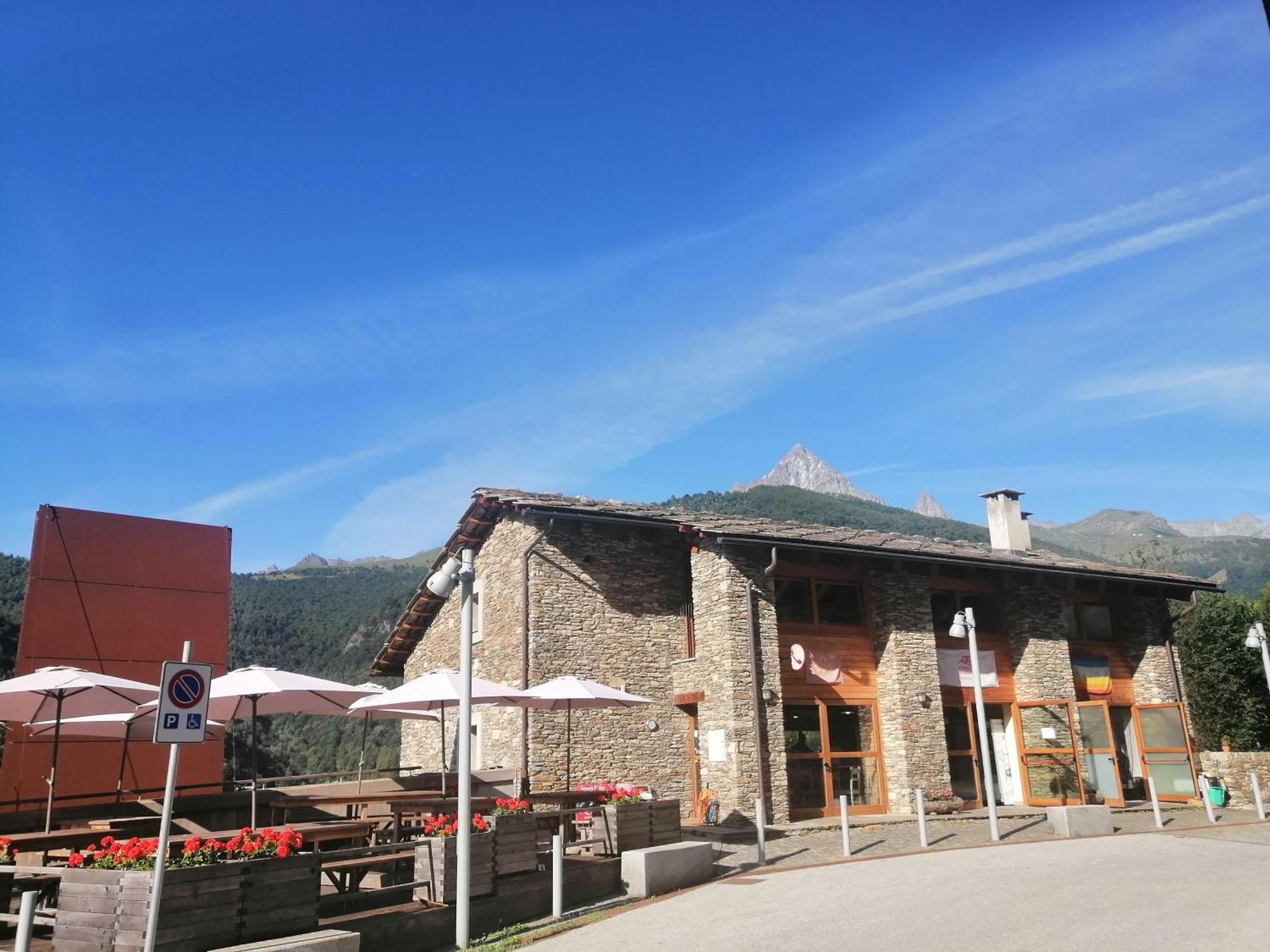 Rifugio Galaberna Hotel Ostana Ngoại thất bức ảnh